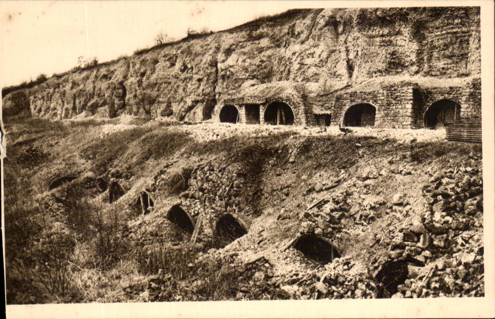 CPA Carrieres d'Haudromont Militaria
