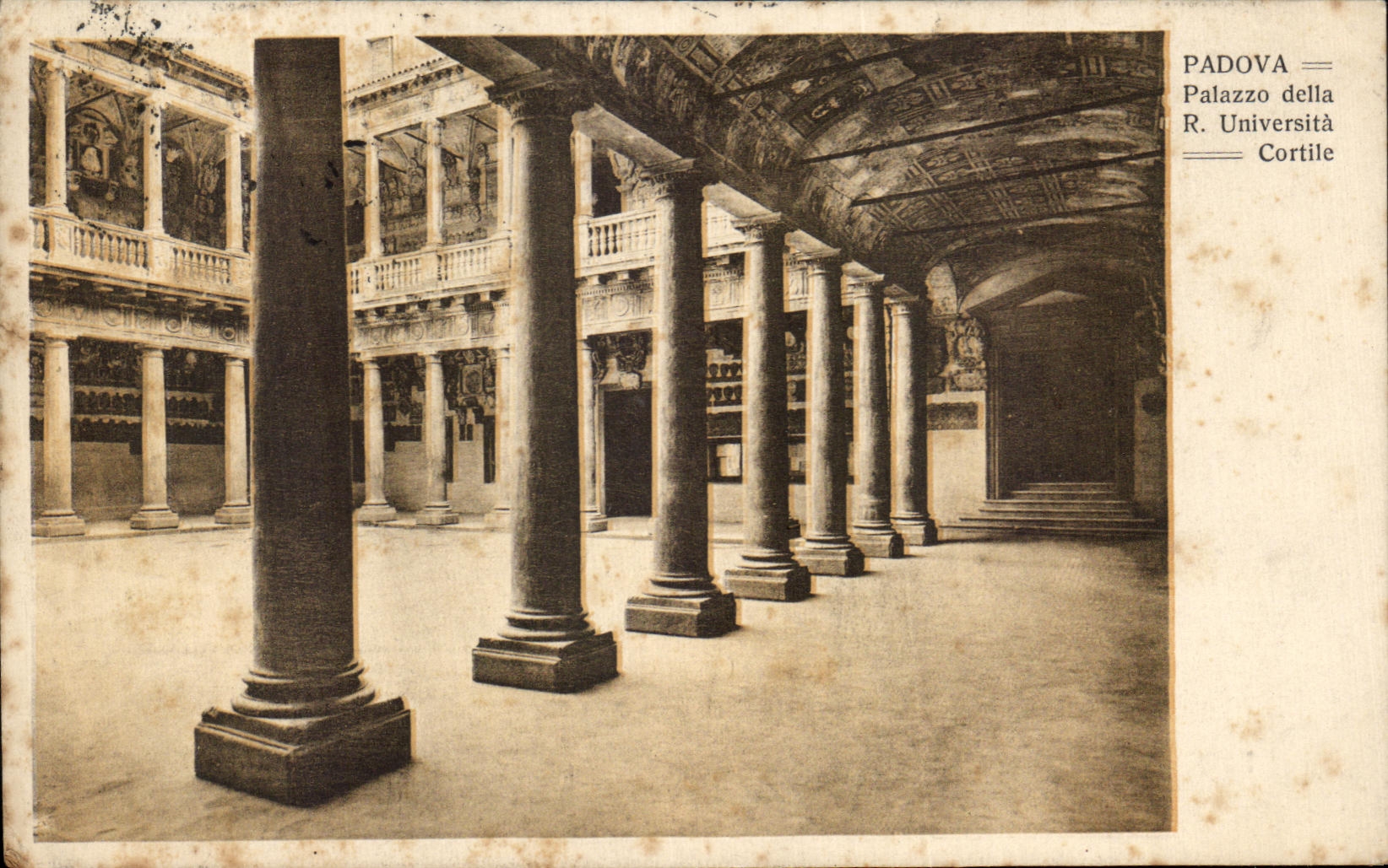 CPA Padova Palazza della R Universaita Cortile