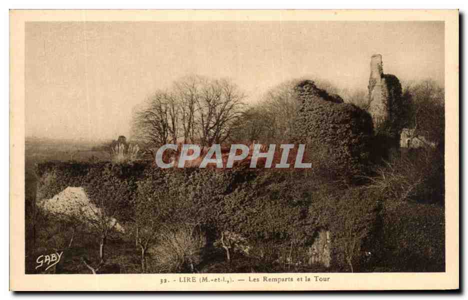 CPA Lire Les remparts et la Tour