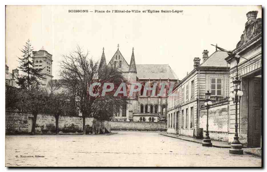 Soissons — Place de l'Hôtel-de-Ville et Église Saint-Léger — O. Noguariane, Soissons