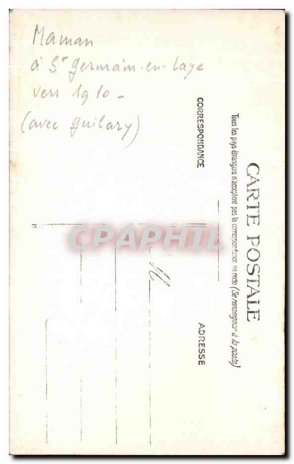 Mujer con perro sobre pedestal — estudio — Tarjeta postal — Reverso