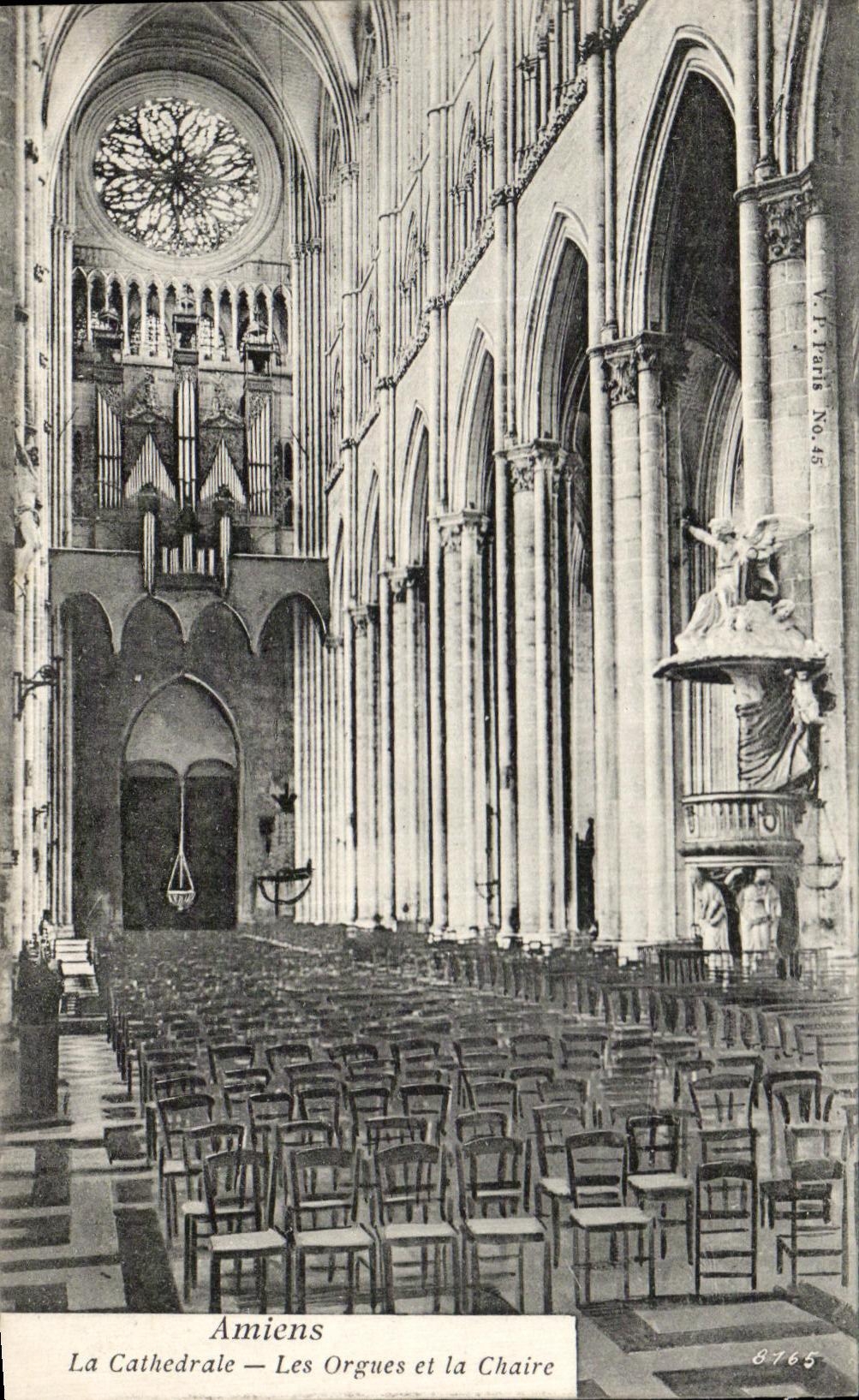 CPA Amiens La Cathedrale Les Orgues et la Chaire