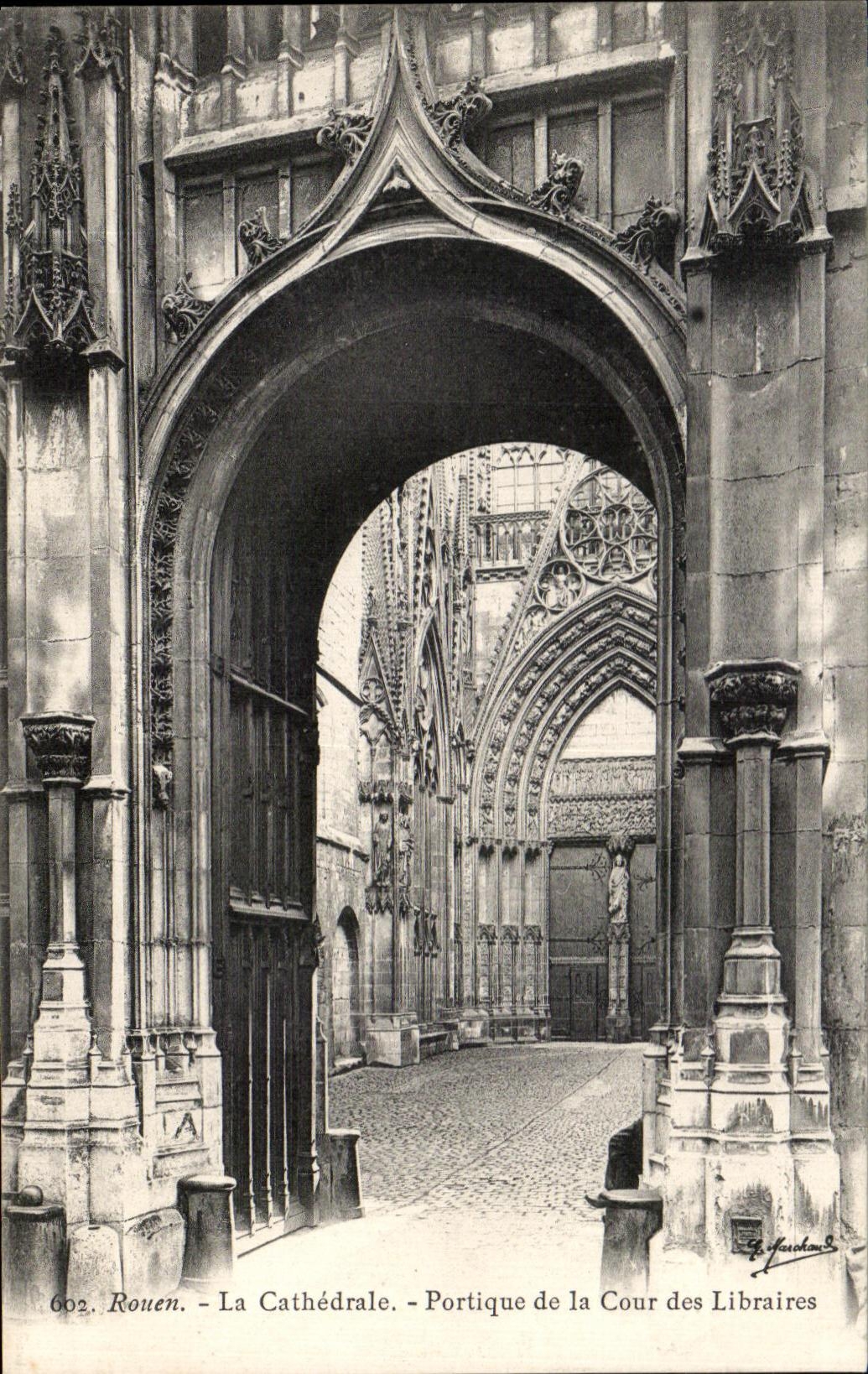 CPA Rouen La Cathedrale Portique De La Cour des Libraires