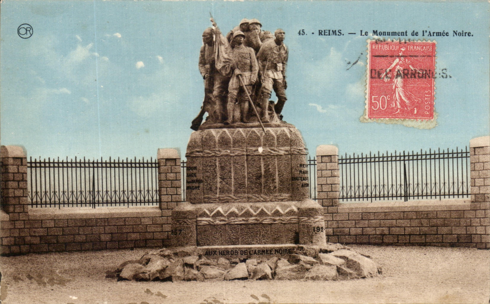 CPA Reims Le Monument de l'Armee Noire Militaria