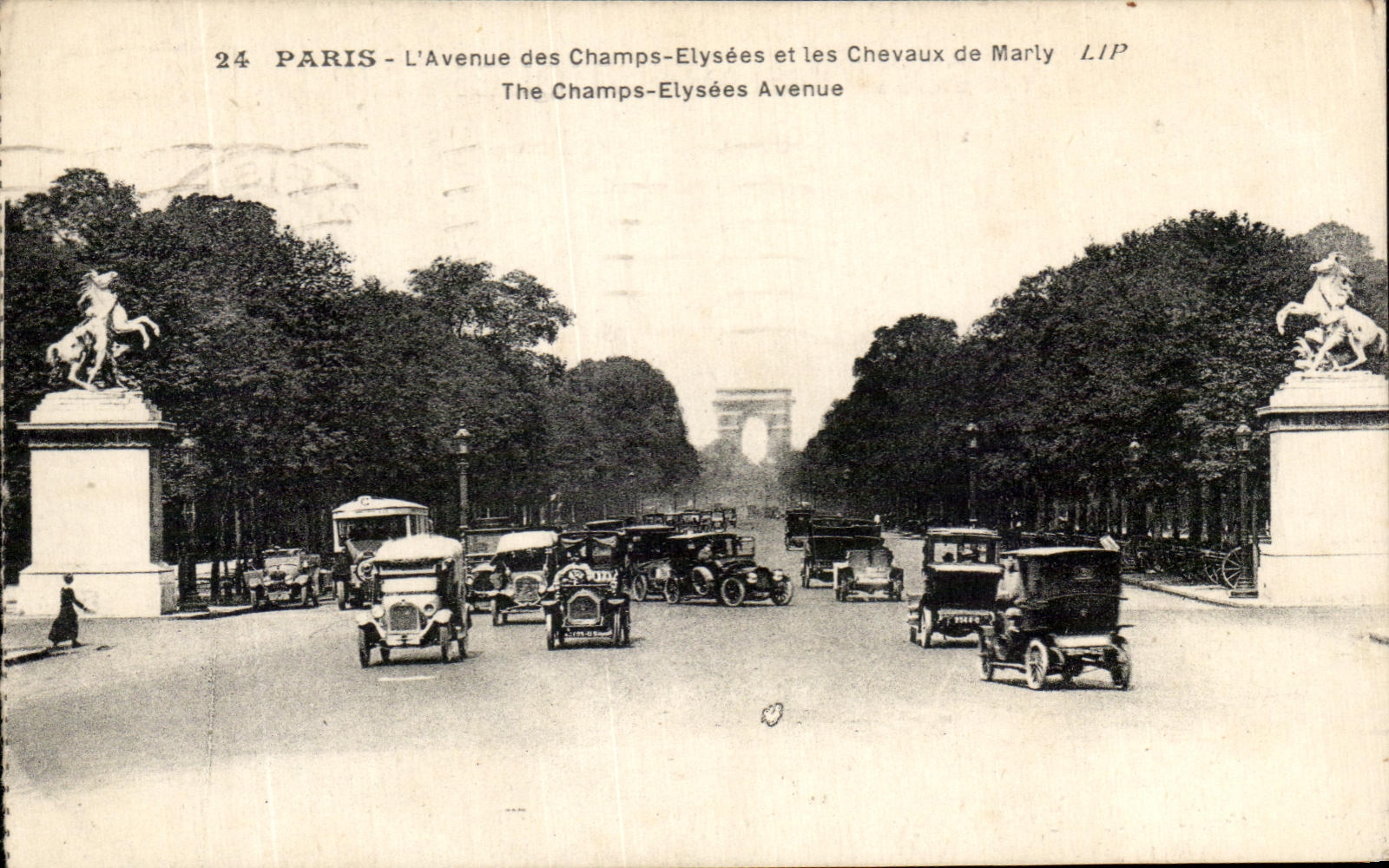 Paris - L'Avenue des Champs-Élysées et les Chevaux de Marly — LIP