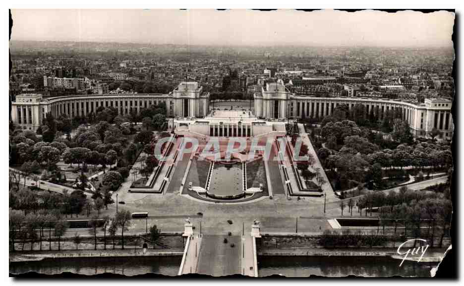 CPA Paris Et Ses Merveilles Vue generale du palais de Chaillot