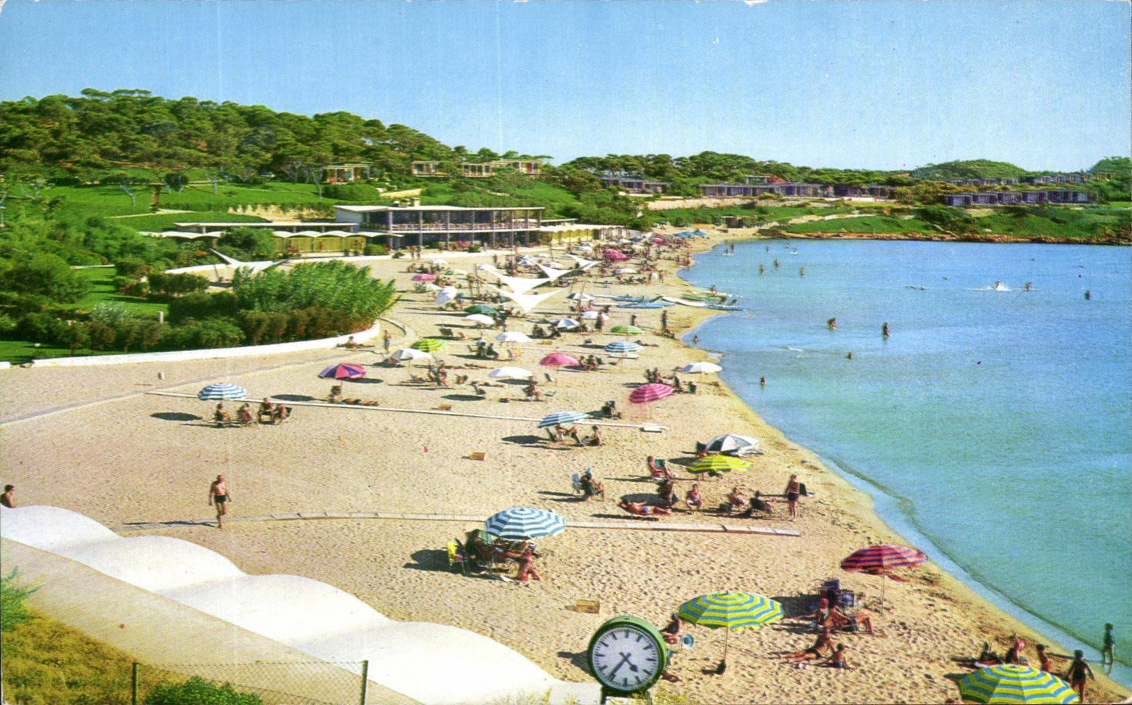 CPSM Vouliagmeni The fashionable Astir beach and bungalows on the Apolo coast Grece