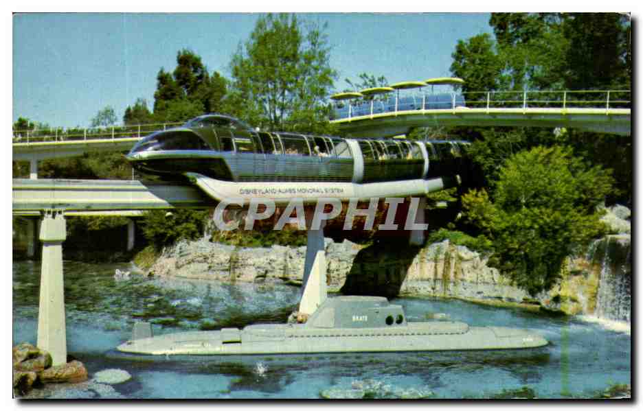 Monorail et sous-marin à Disneyland — Disneyland, Anaheim, Californie — Walt Disney Productions