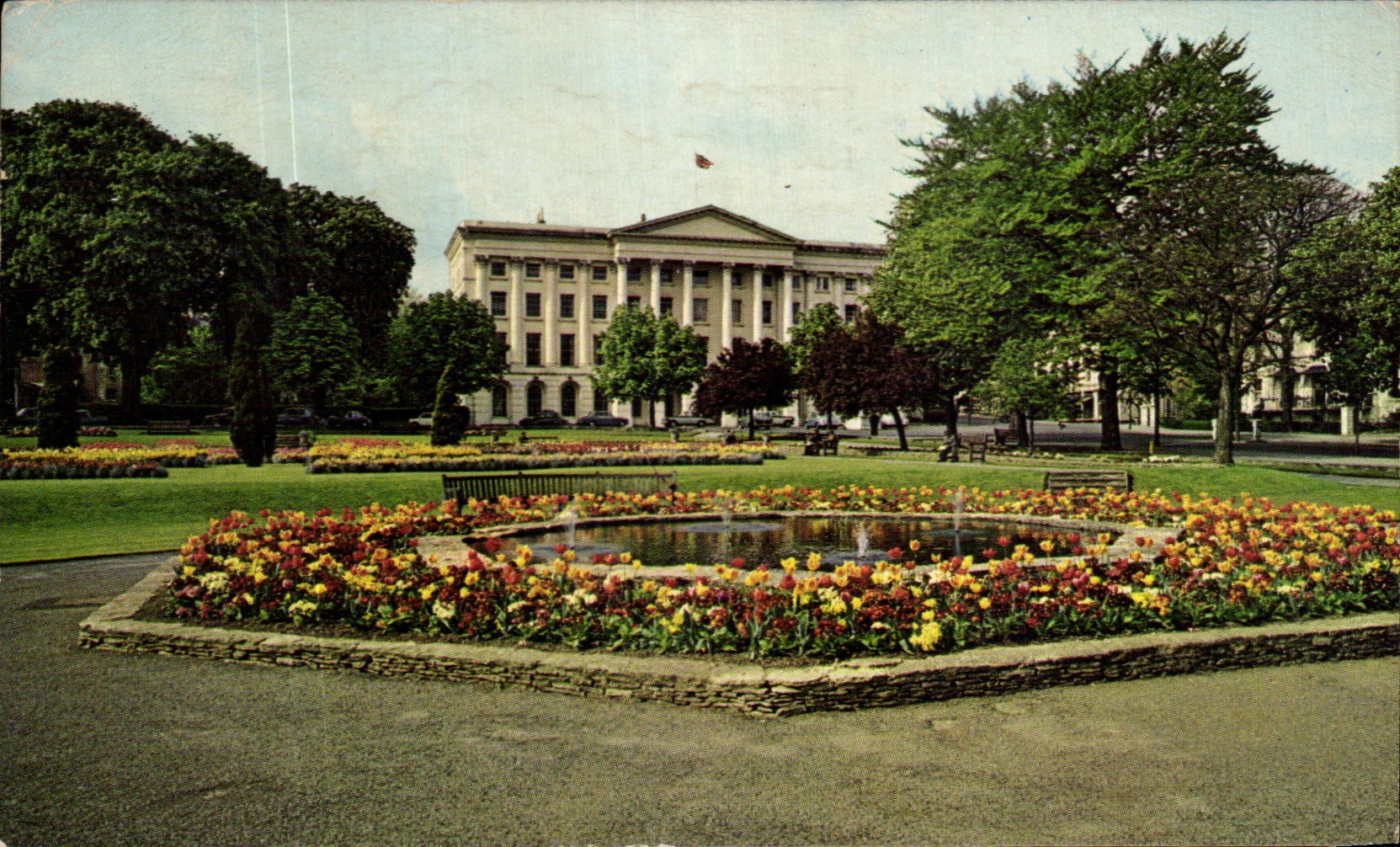 CPM Queen's Hotel Cheltenham The Colourful Gardens In Front Of The Queen's
