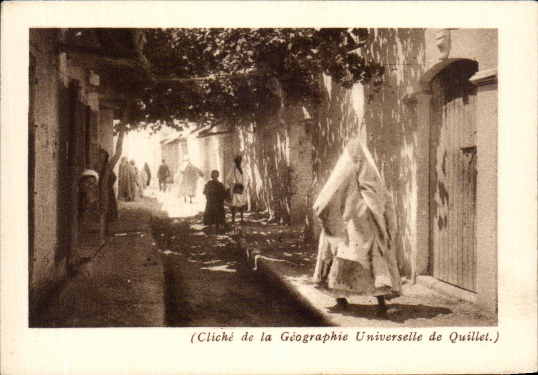 CPA Maroc Une rue de Fez Des Vignes deposees sur des claies ombragent la rue