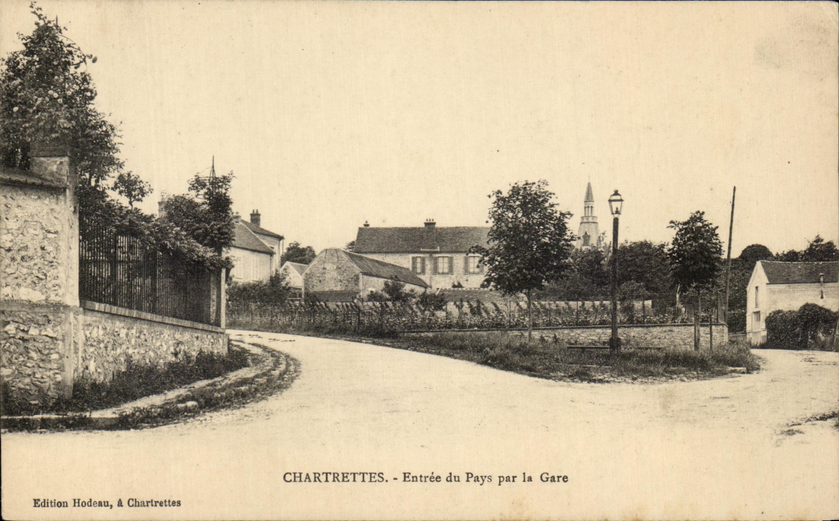 Chartrettes - Entrée du Pays par la Gare — Édition Hodeau, à Chartrettes - Recto