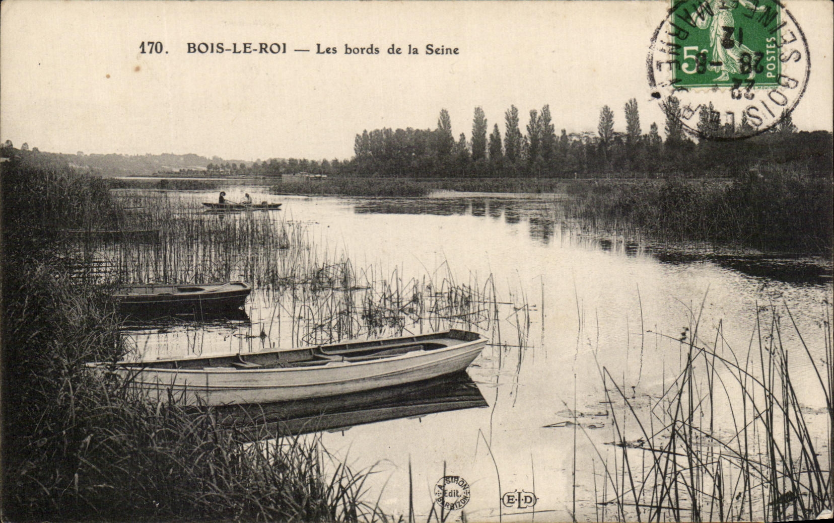 CPA Bois Le Roi Les bords de la Seine Barque