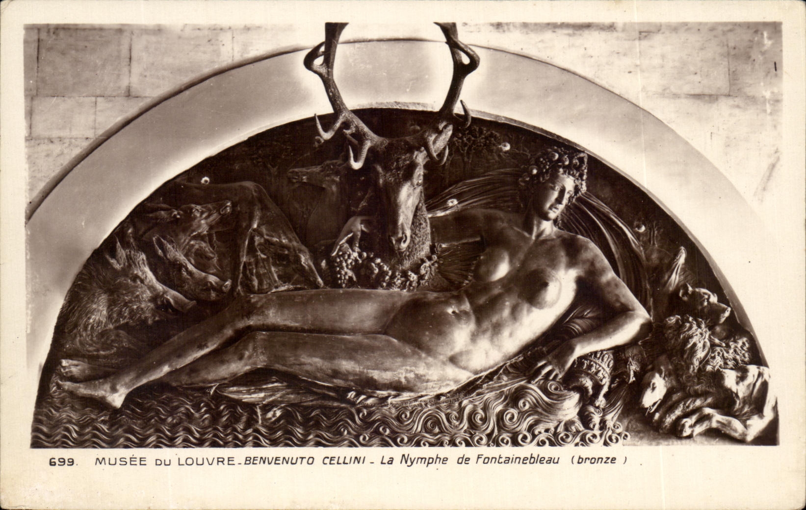 La Nymphe de Fontainebleau — sculpture en bronze de Benvenuto Cellini — Musée du Louvre