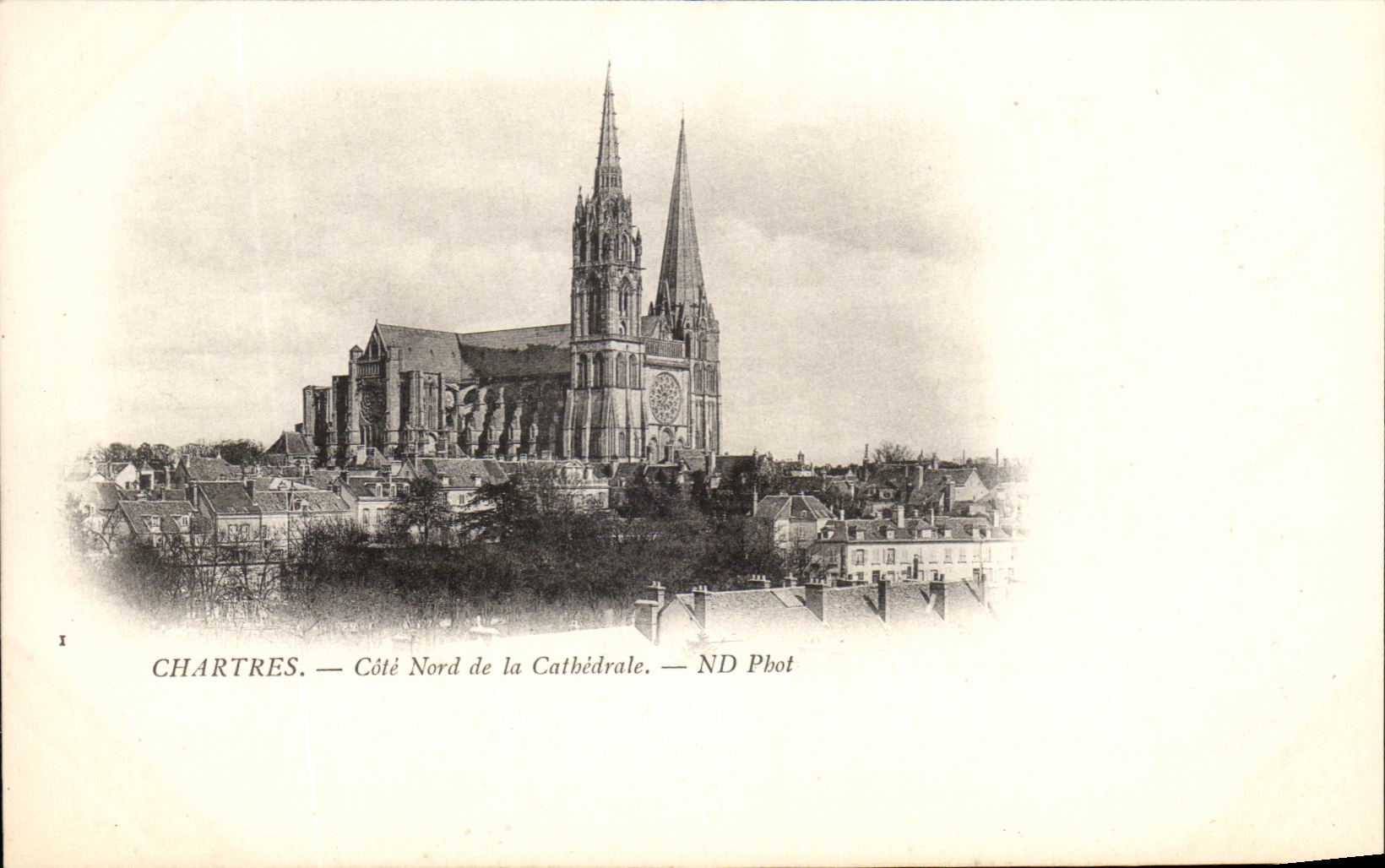 CPA Chartres Cote Nord de la Cathedrale