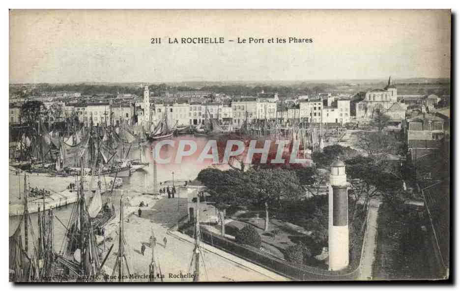 CPA La Rochelle Le Port Et Les Phares Bateaux