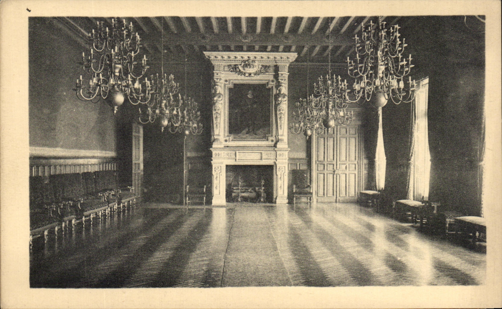 La Rochelle — Salle des Fêtes de l'Hôtel de Ville — photo Gillet