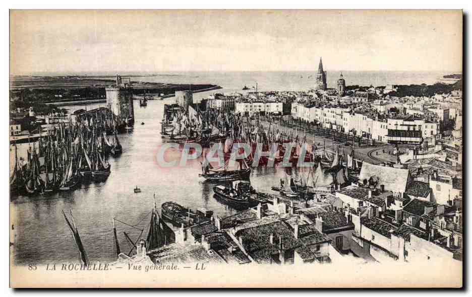 CPA La Rochelle Vue Generale Bateaux