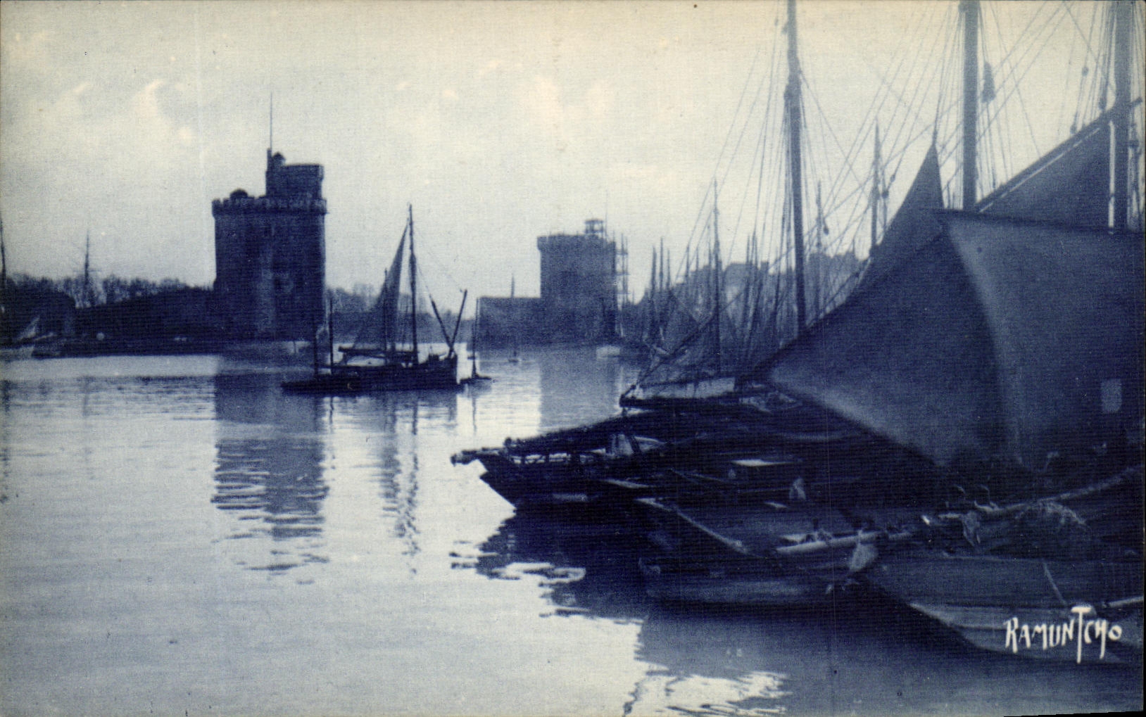 Departure from the Port of LA ROCHELLE — View of the port with boats and towers — Ramuntcho