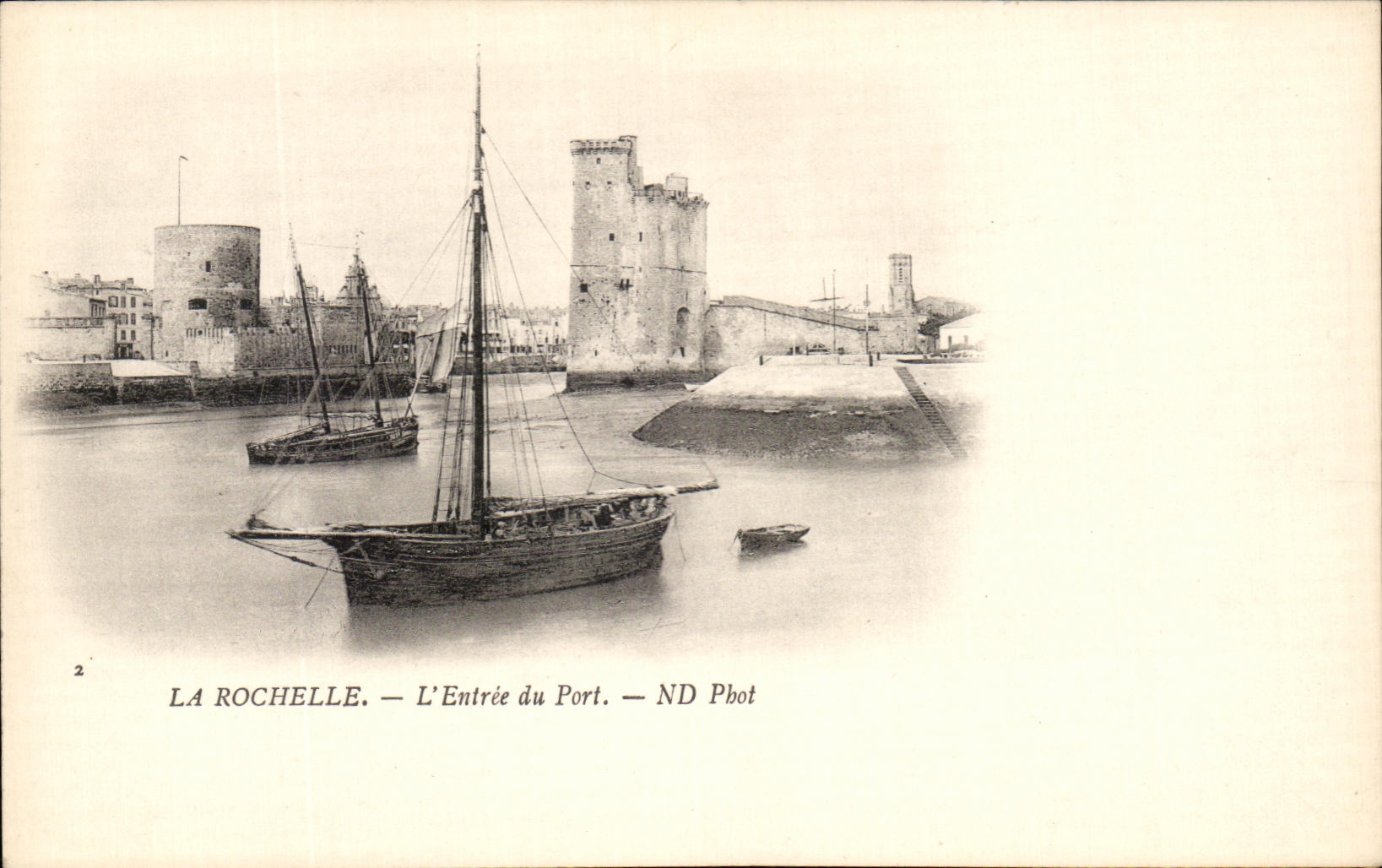 La Rochelle — L'Entrée du Port — ND Phot