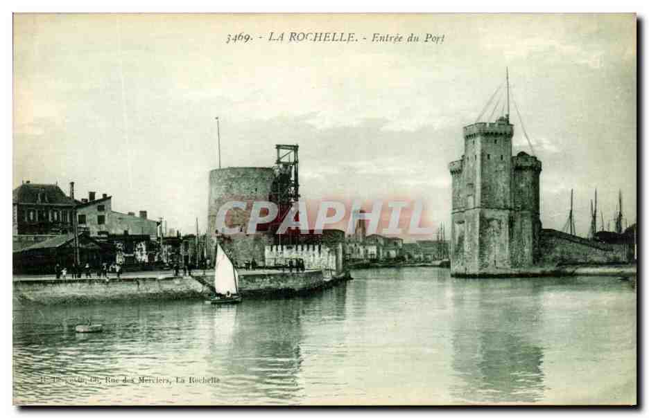 CPA La Rochelle Entree du Port Bateaux