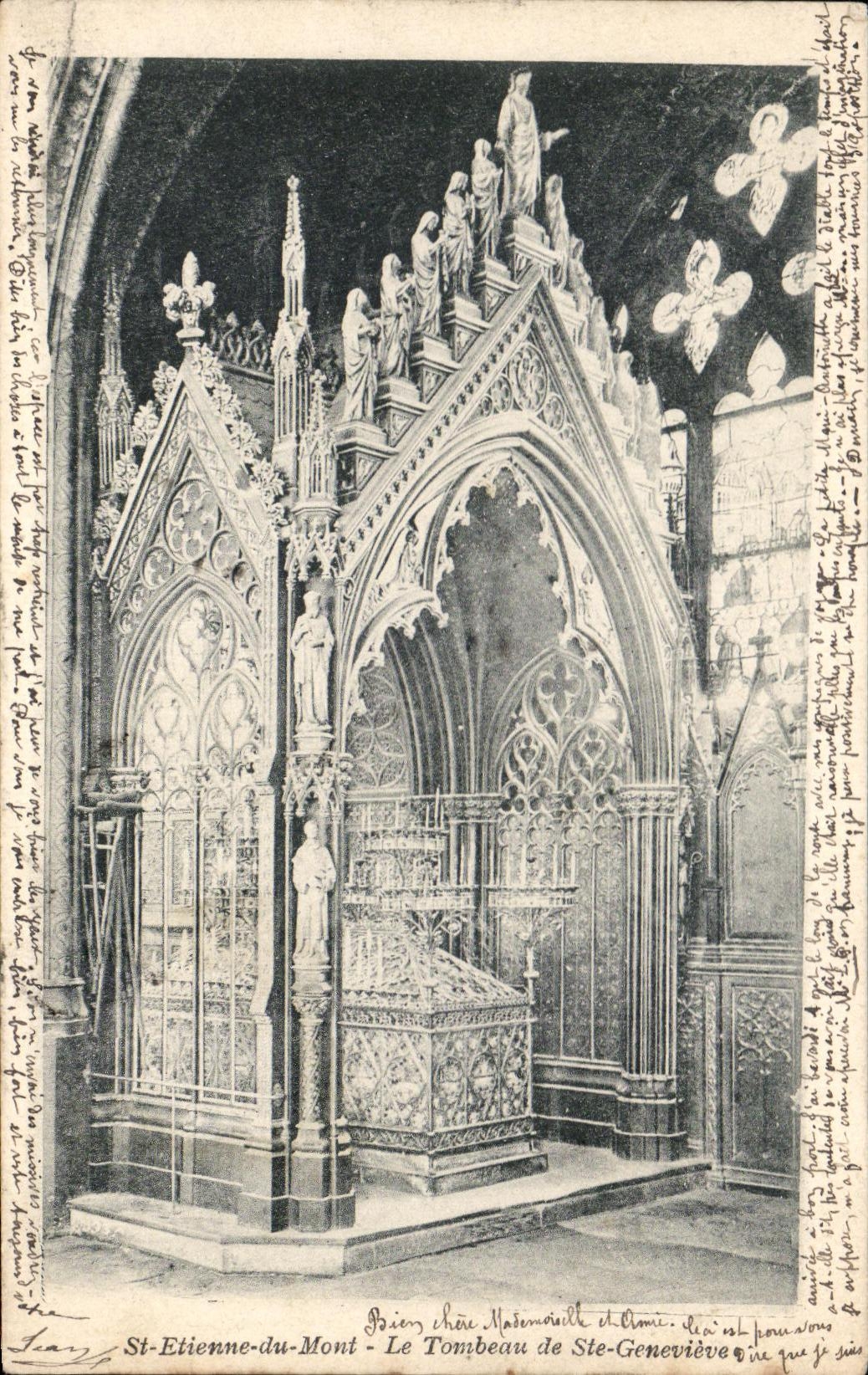 CPA St Etienne du Mont Le Tombeau de Ste Genevieve
