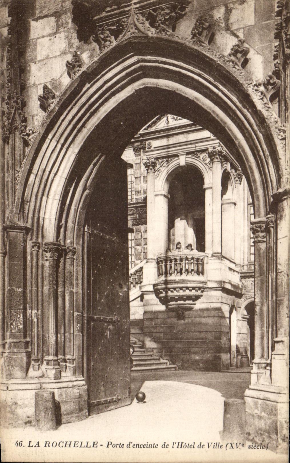 La Rochelle - Porte d'enceinte de l'Hôtel de Ville (XVe siècle)