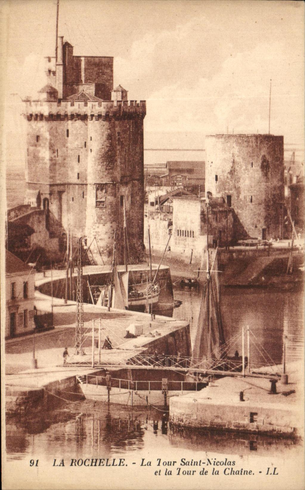 La Rochelle - La Tour Saint-Nicolas et la Tour de la Chatne - I.L.