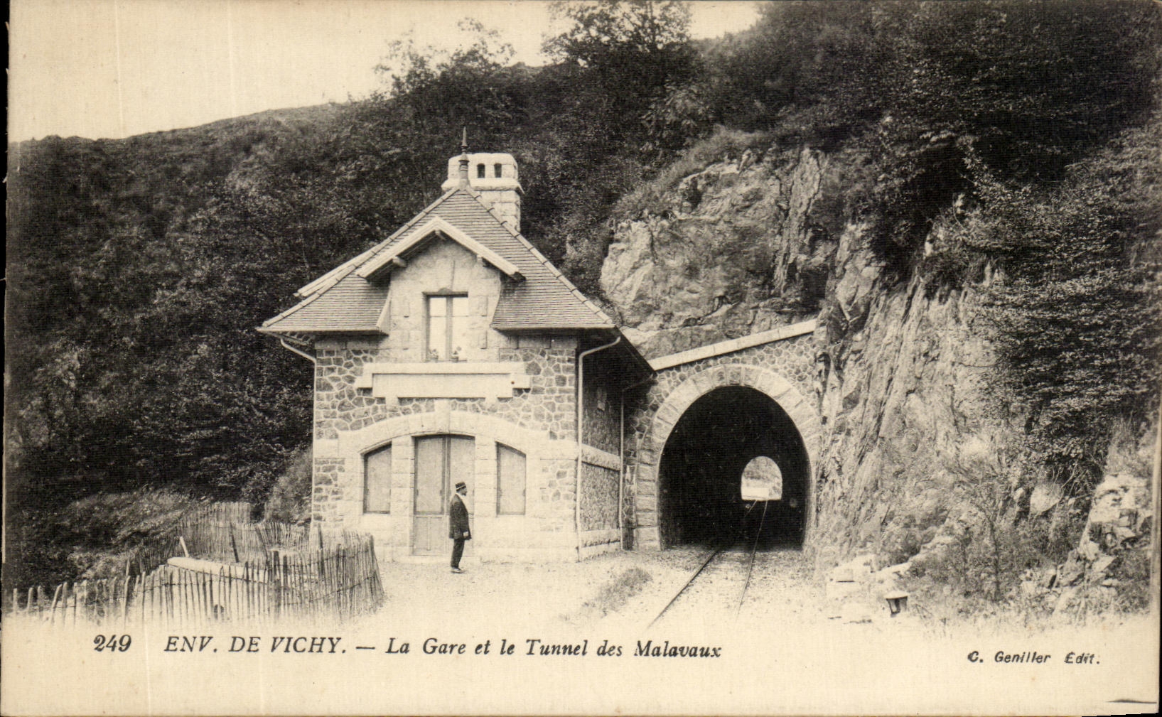 Env. de Vichy — La Gare et le Tunnel des Malavaux — C. Geniller Edit.
