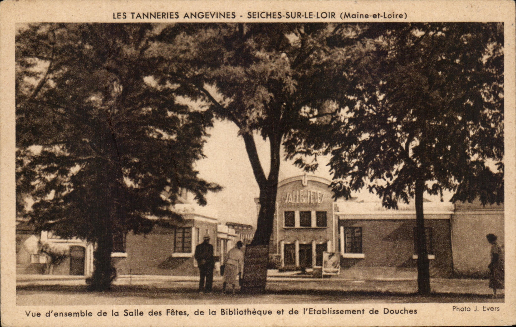 CPA Les Tanneries Angevines Seiches Sur Le Loir Salle des fetes Bibliotheque Etablissement de douches 
