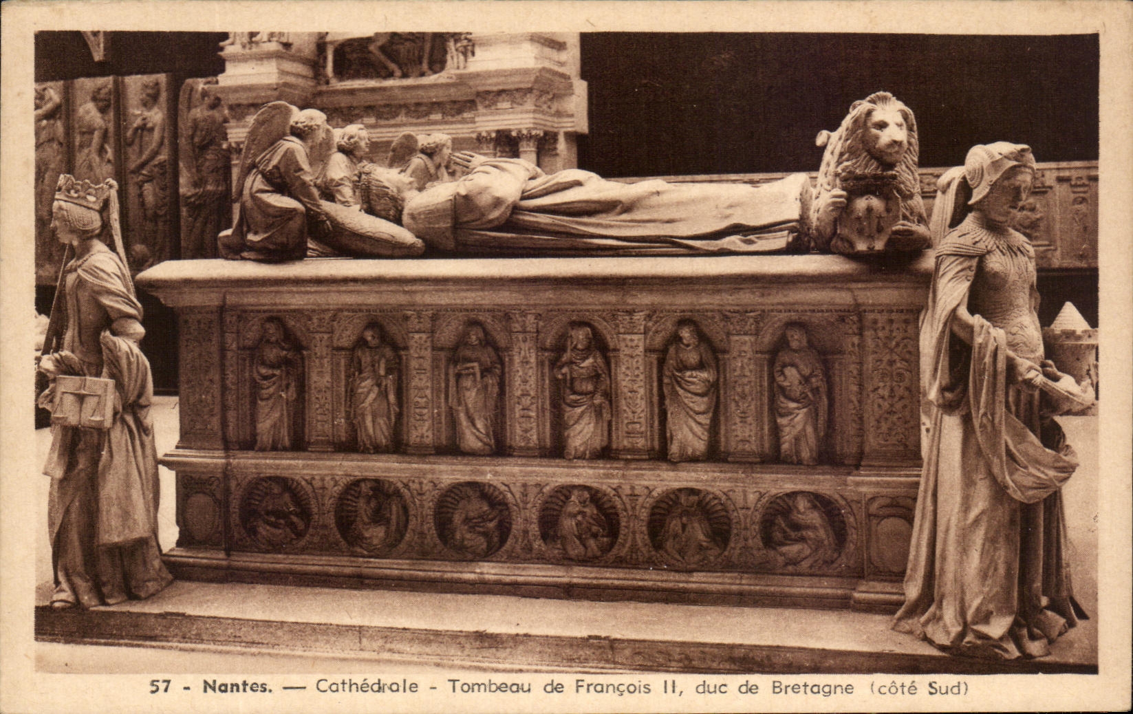 CPA Nantes Cathedrale Tombeau de Francois II duc de Bretagne Lion 