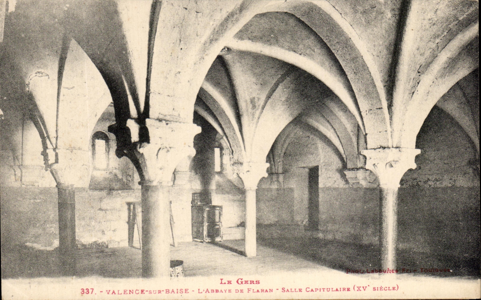 Valence-sur-Baïse - L'Abbaye de Flaran - Salle Capitulaire (XVᵉ siècle) — Photo Labouche Frères, éditeur