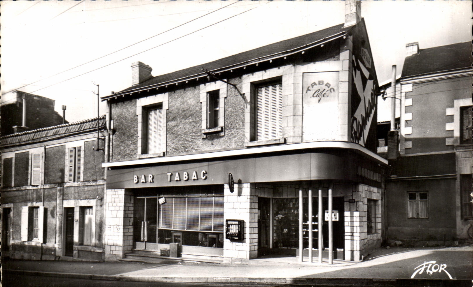 CPSM Poitiers Bar Tabac Barrault Faubourg Pont Neuf