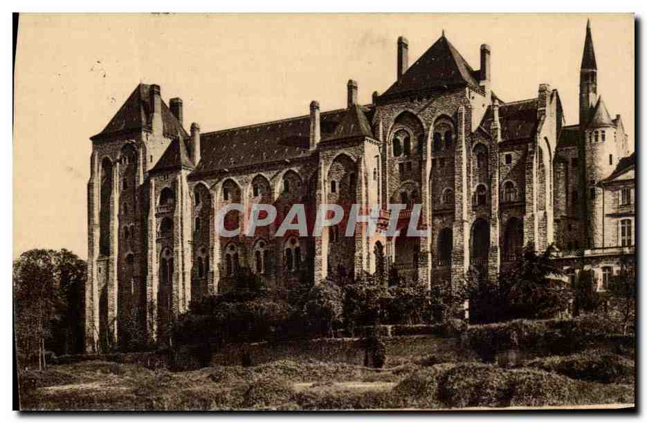 CPA L'Abbaye St Pierre de Solesmes vue De la rive droite de la Sarthe