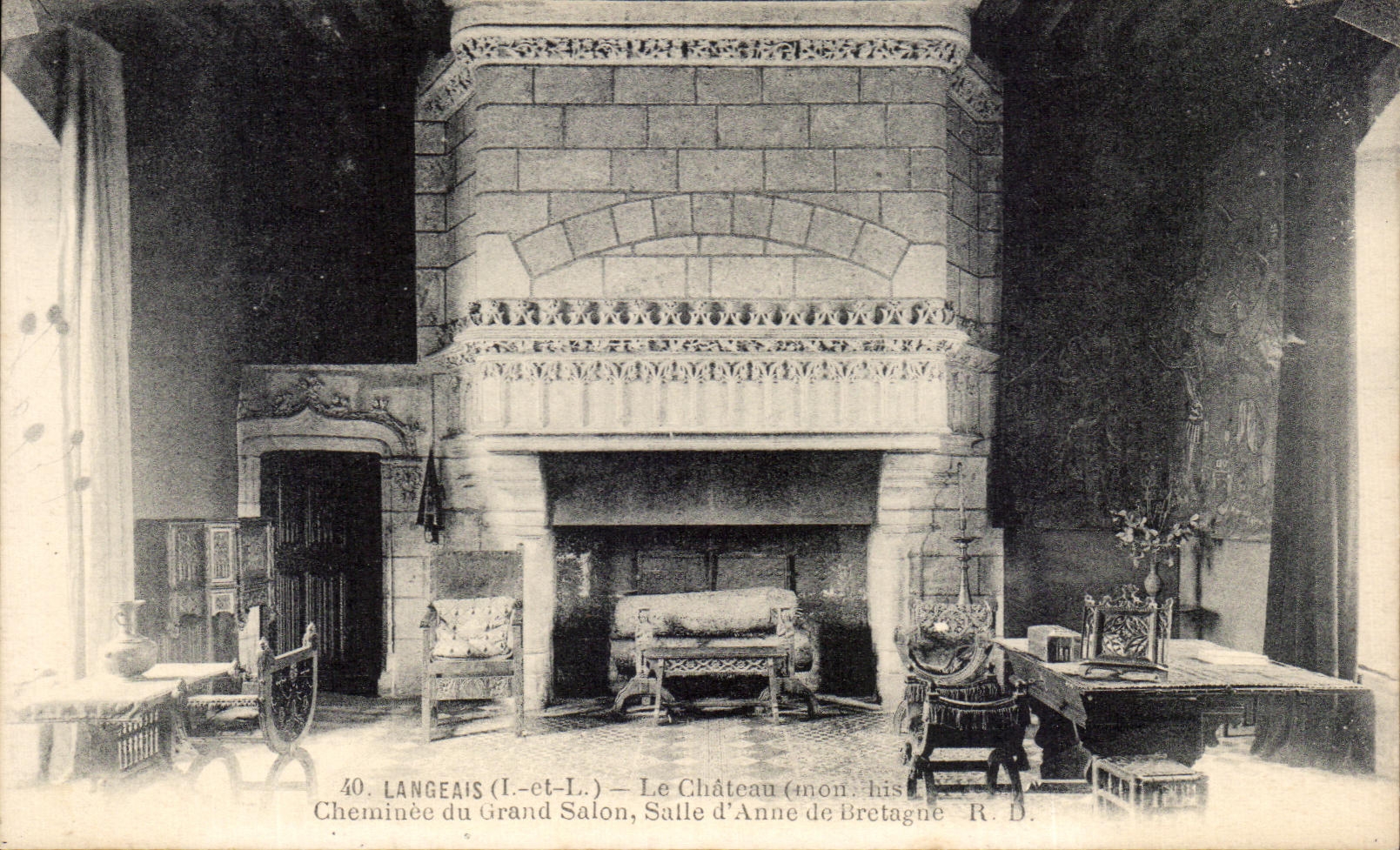 CPA Langeais Le Chateau Cheminee Du Grand Saion Salle d'Anne De Bretogue