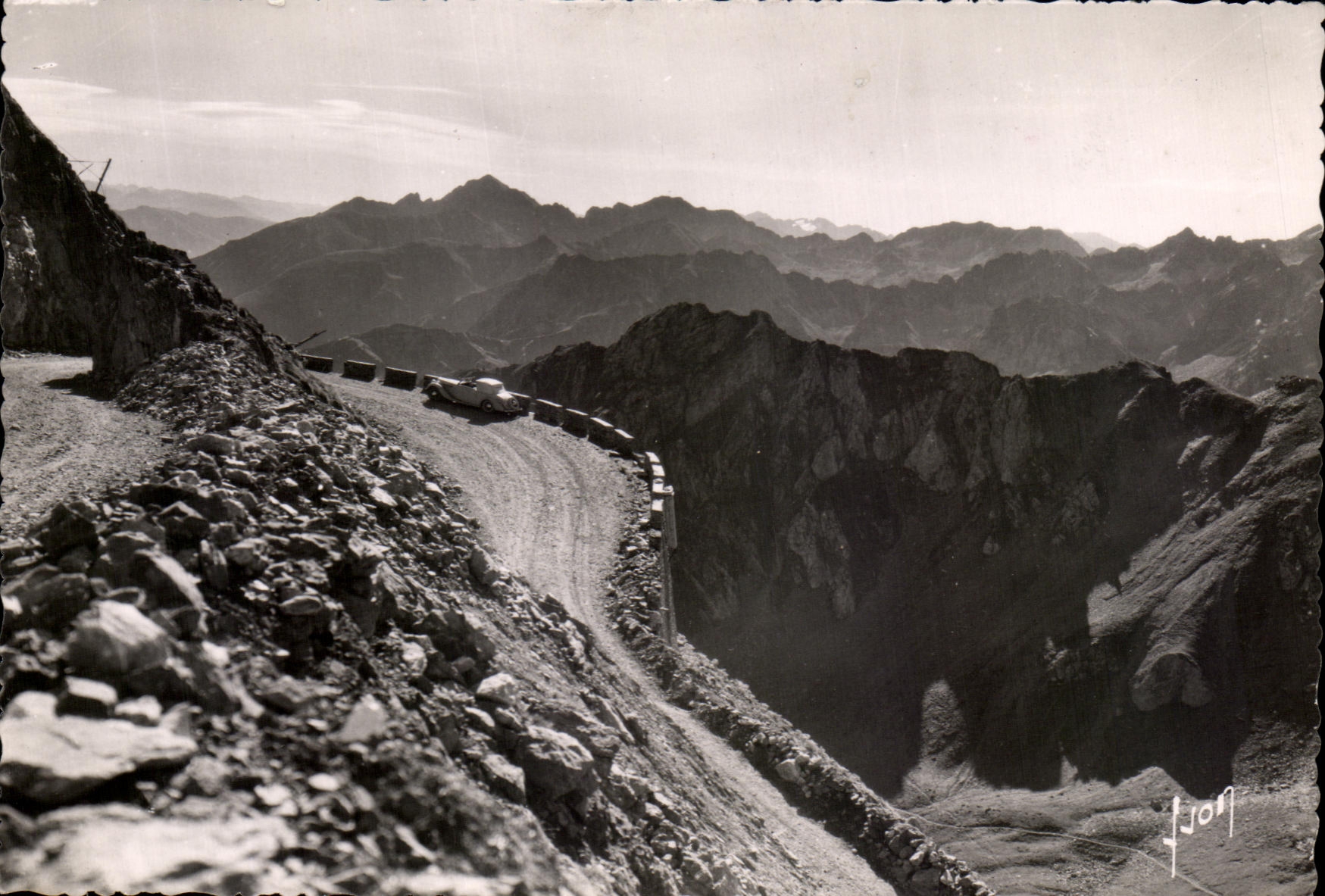 Le Tourmalet (Hautes-Pyrénées) — Altitude 2114 mètres — Les Editions d'Art, Paris