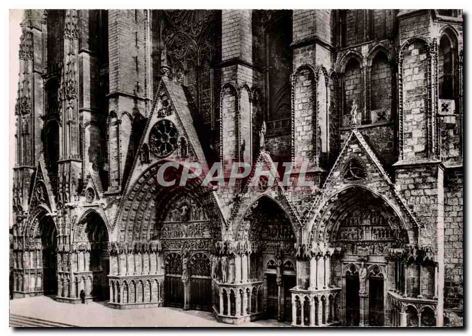 CPA Bourges Cathedrale St Etienne Portail 