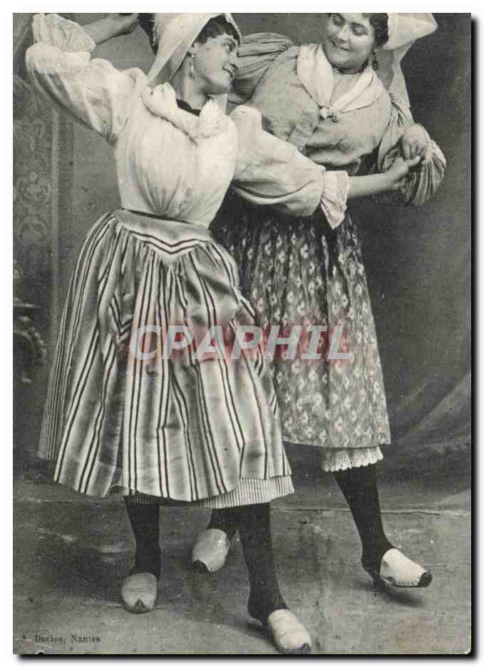CPA Sables d'olonne La danse Gracieuse comme une saladaise Folklore 
