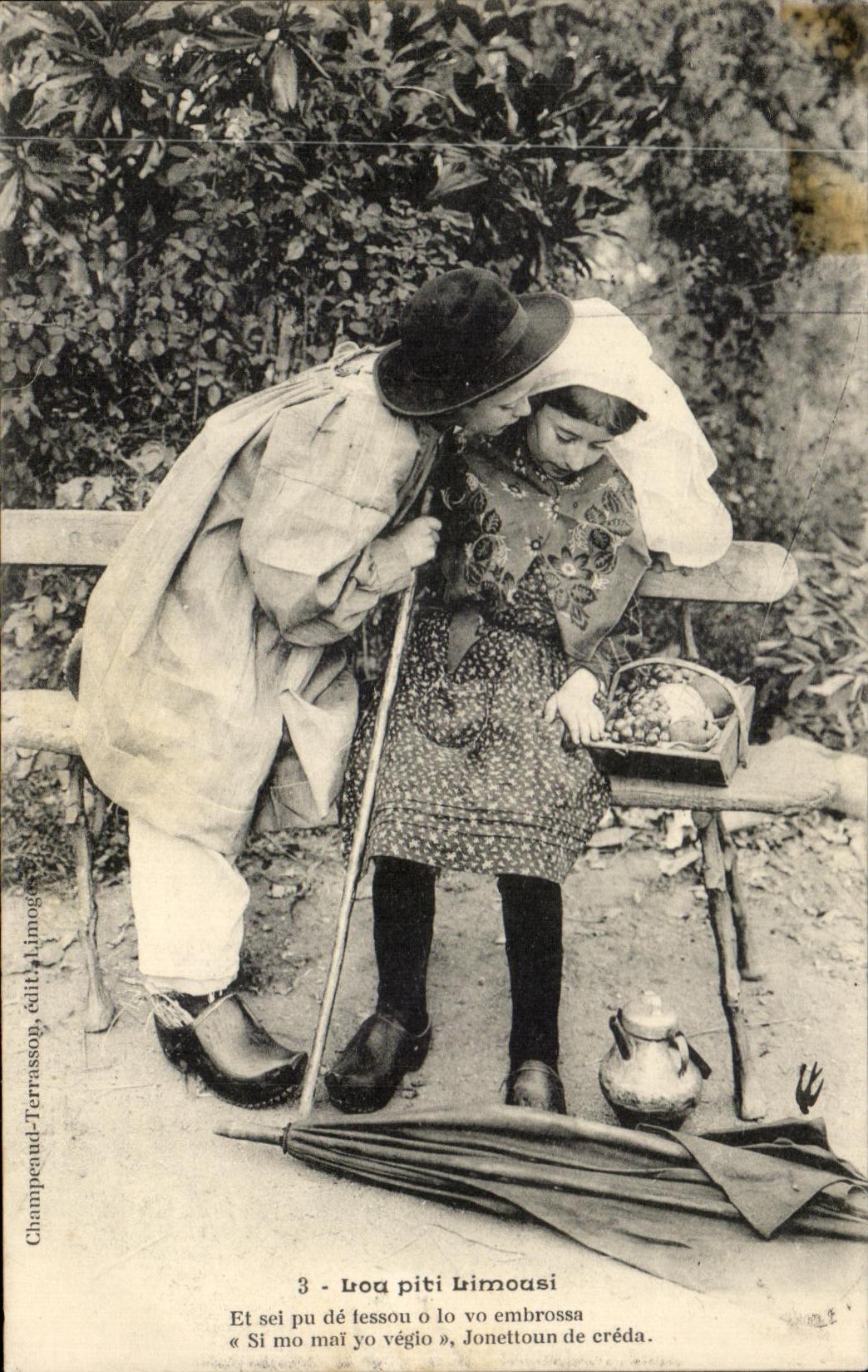 CPA Lou Piti Limousi Et sel pu de lesson lo vo embrossa Enfants Limousin Folklore 