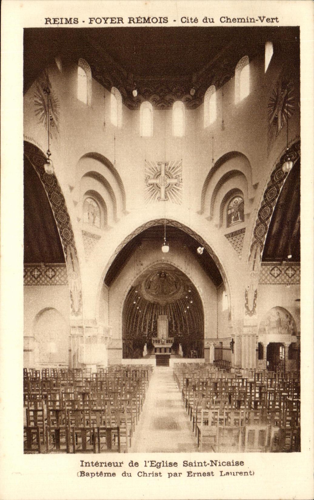 CPA Reims Foyer Remois Cite du Chemin Vert Interieur de I'Eglise Saint Nicaise