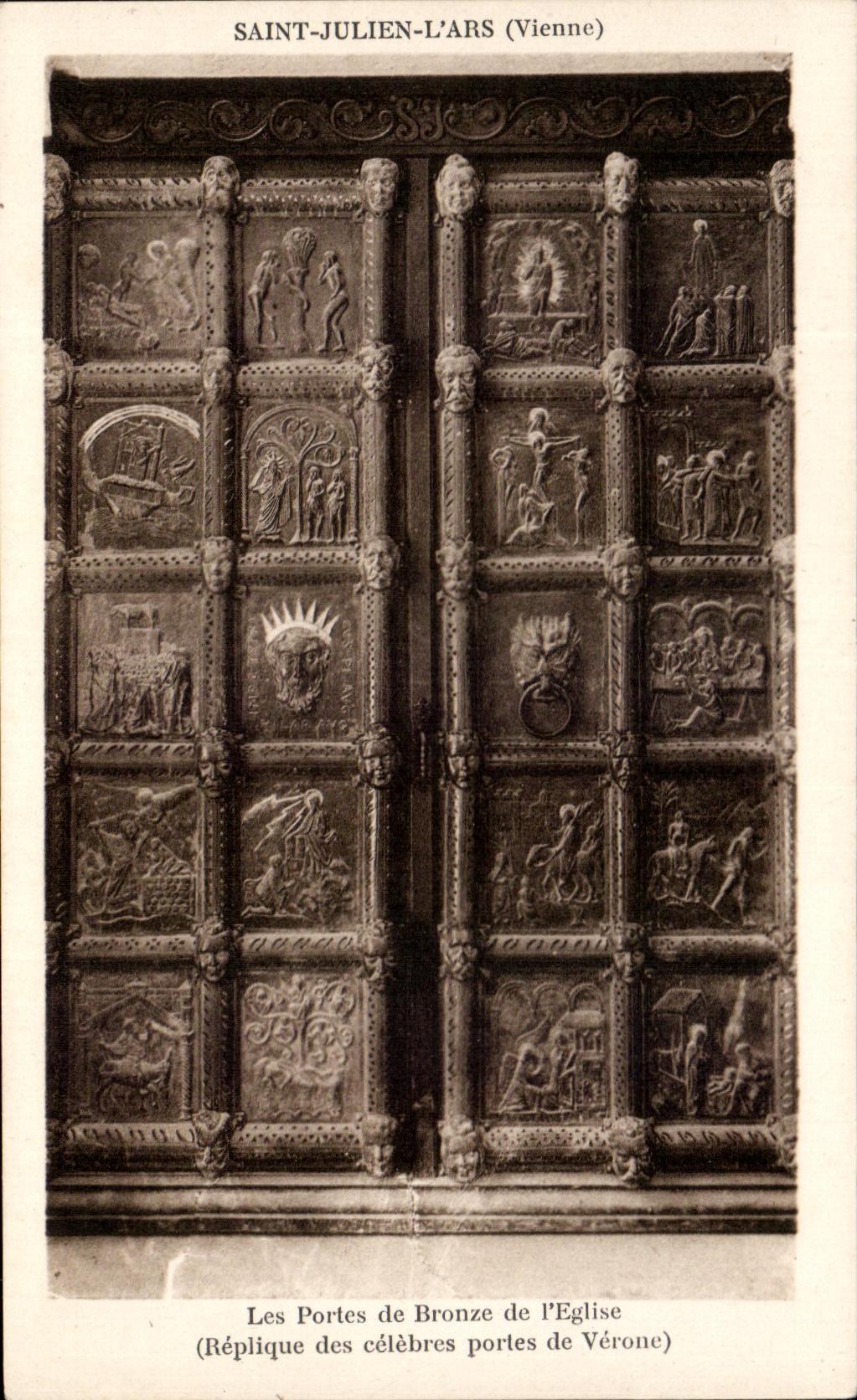 CPA Saint Julien L'Ars Les Portes De Bronze De l'Eglise (replique des celebres portes de Verone)