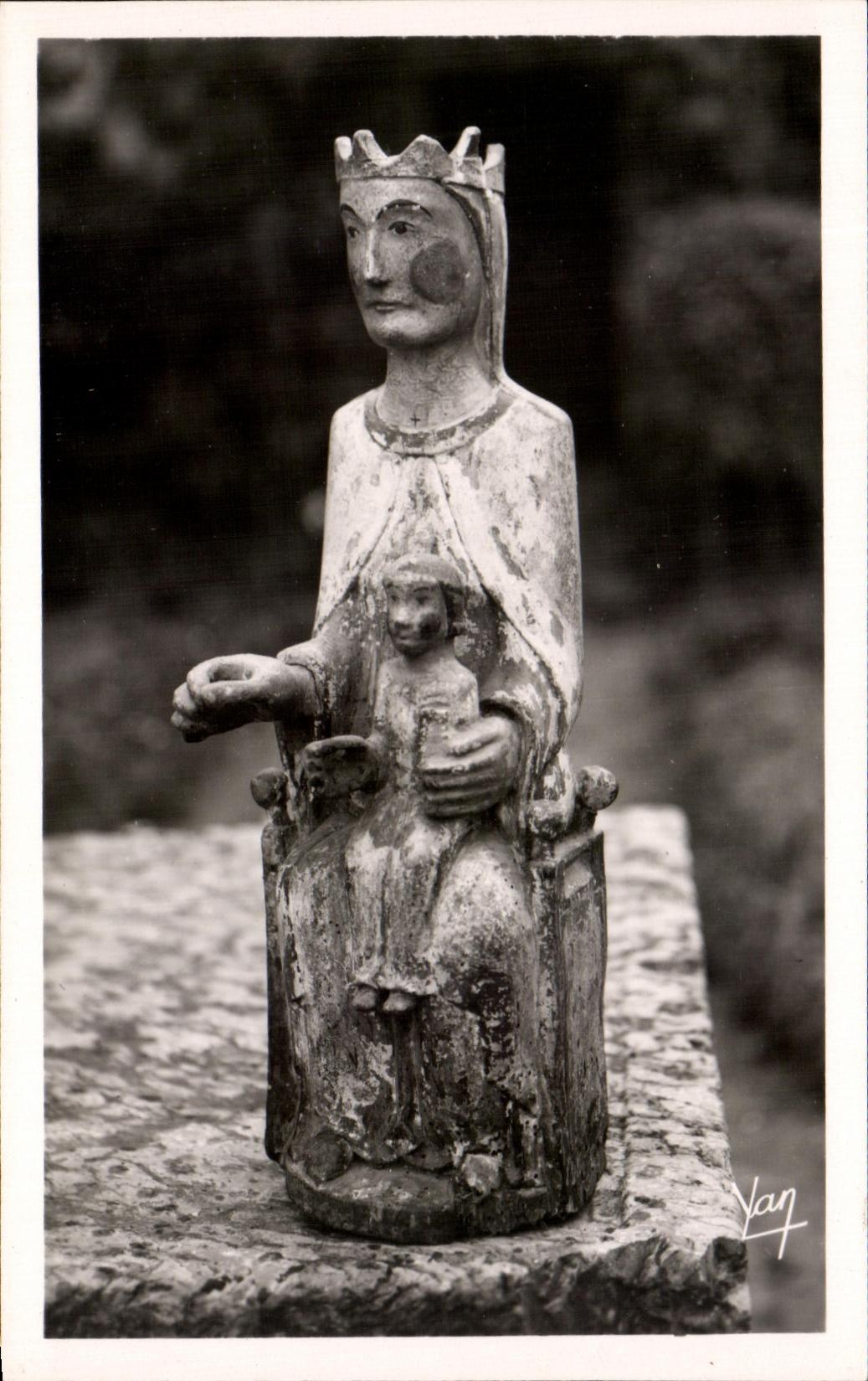 Statue de la Vierge à l'Enfant — église abbatiale de Saint-Savin (Pyrénées-Atlantiques) — Édition Lourdes