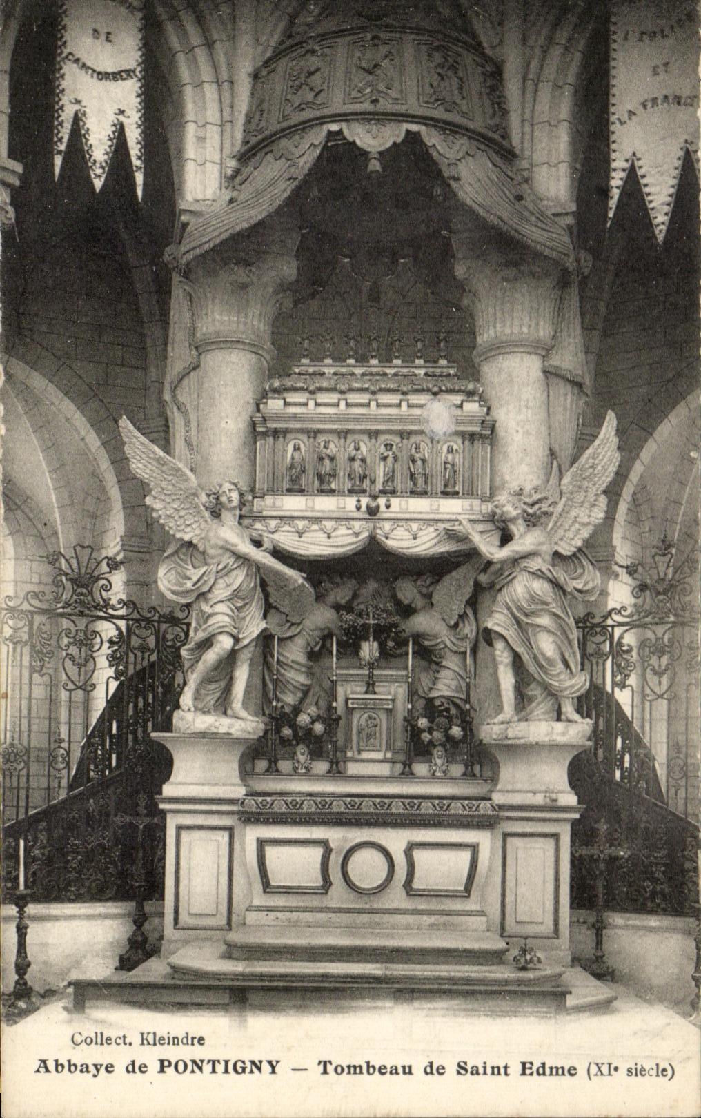CPA Abbaye de Pontigny Tombeau de Saint Edme