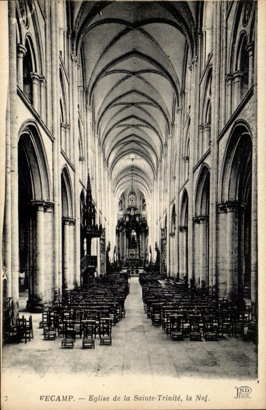 CPA Fecamp Eglise De La Sainte Trinite La Nef