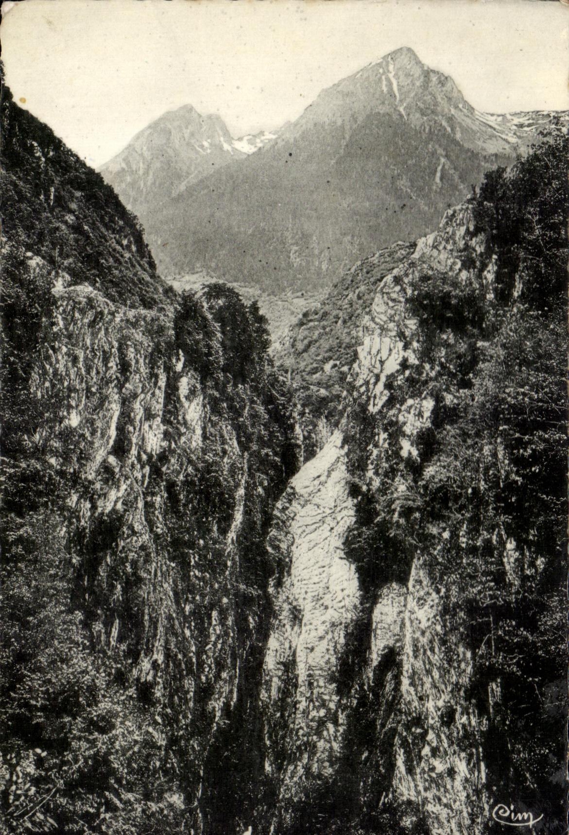 Gorges de Sia — Environs de Luz-Saint-Sauveur (Hautes-Pyrénées) — éditeur Oim