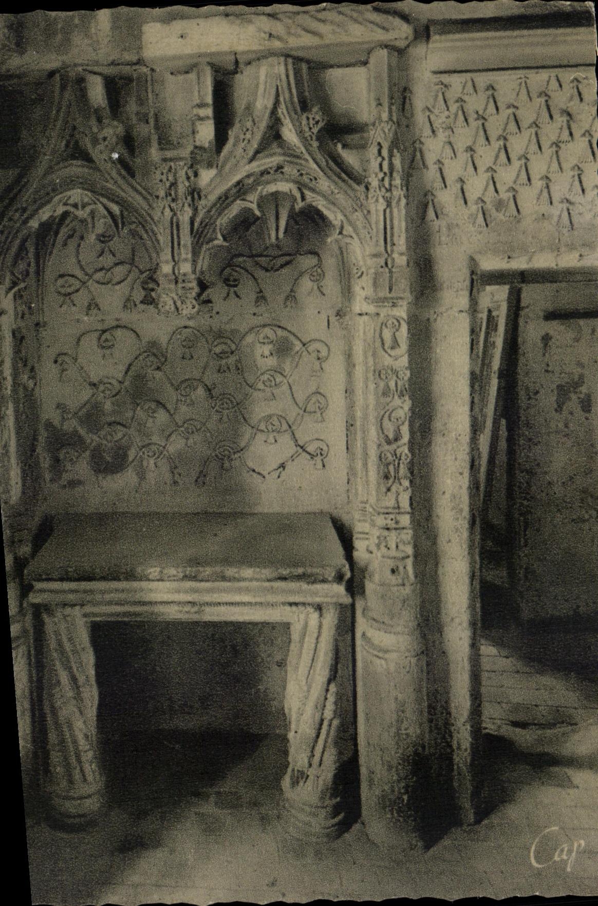 CPA Loches Chataeu Royal Oratoire d'Anne de Bretagne