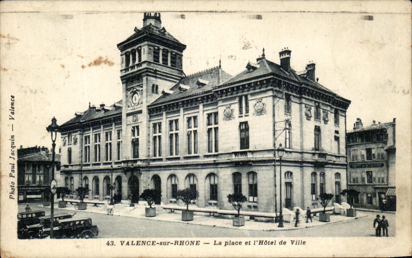 CPA Valence Sur Rhone La Place et l'Hotel de Ville