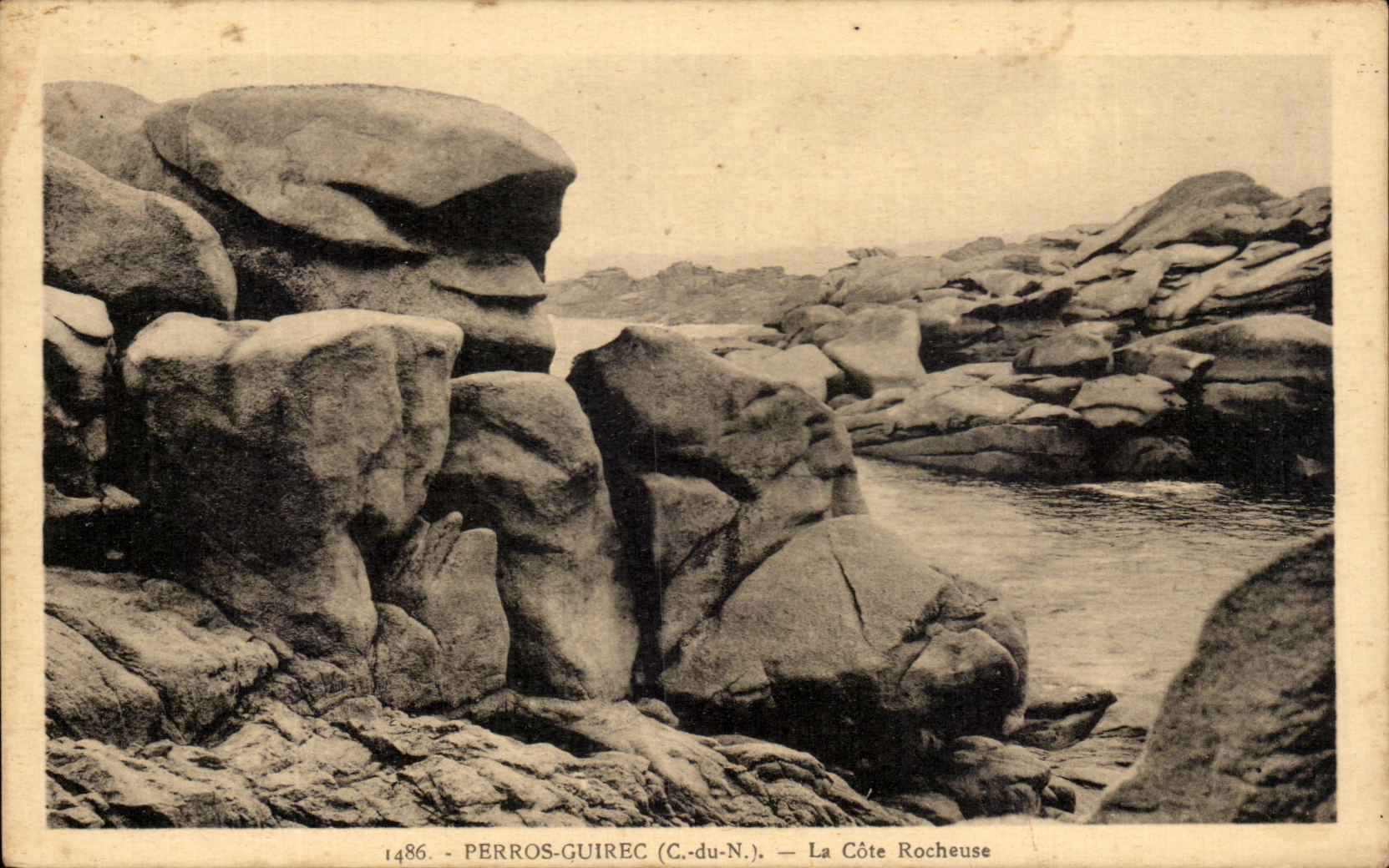 Perros-Guirec (C.-du-N.) — La Côte Rocheuse — éditeur C. Lefebvre, n° 1486