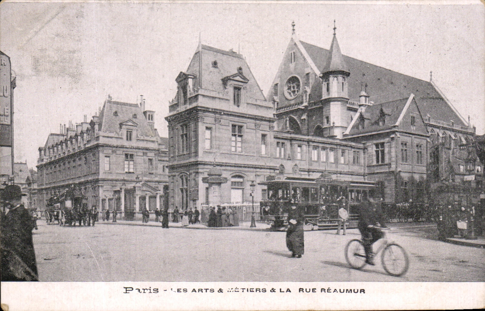 CPA Paris Les Arts Metiers La Rue Reaumur Tramway Velo