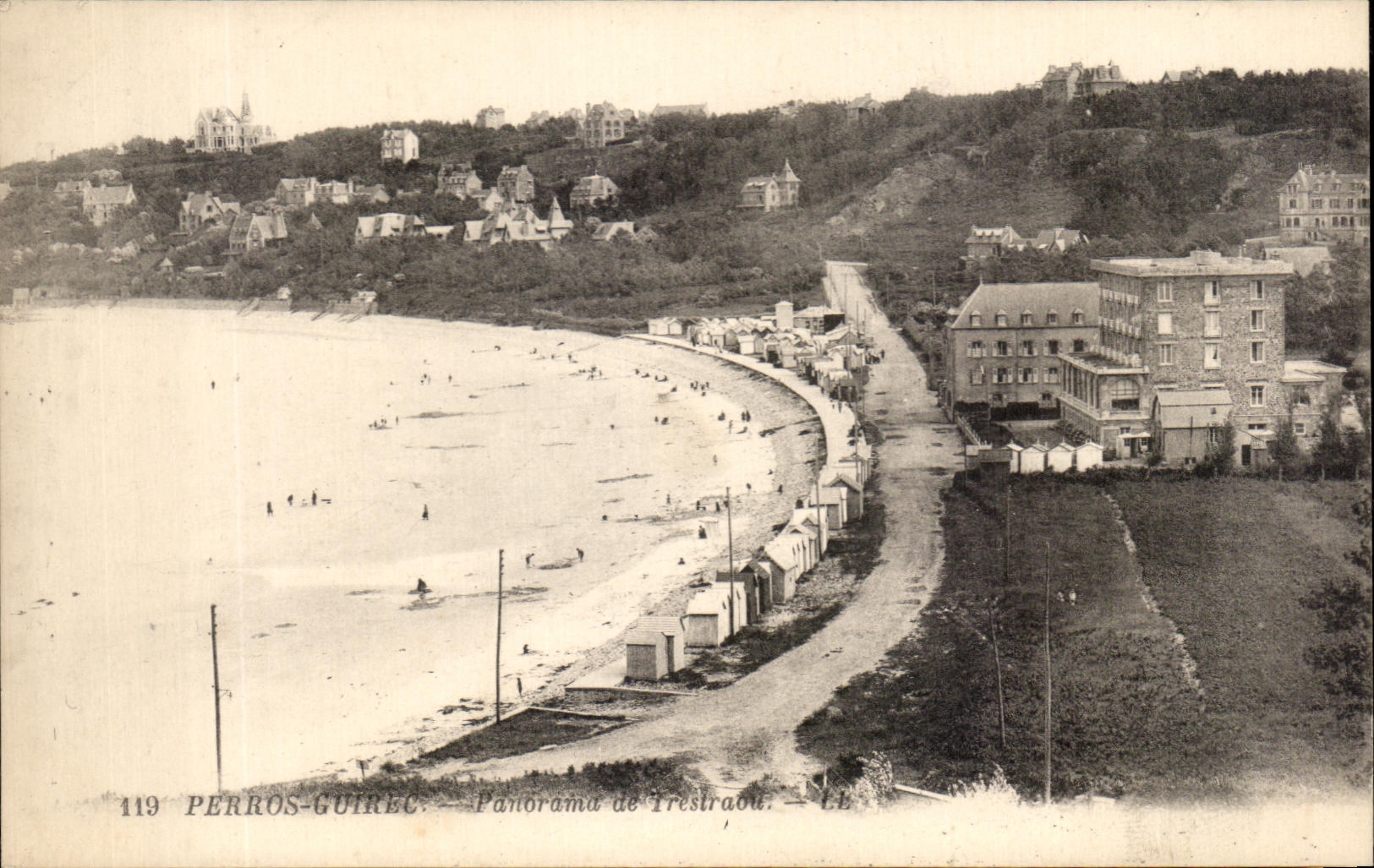Perros-Guirec — Panorama de Trestraou — LE — n°119