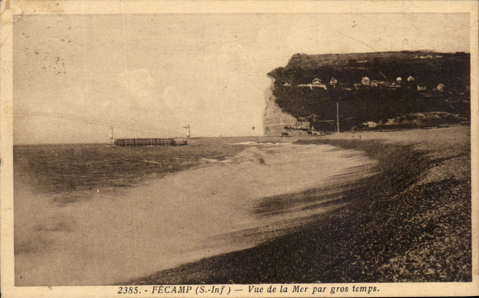 CPA Fecamp Vue De La Mer Par Gros Temps